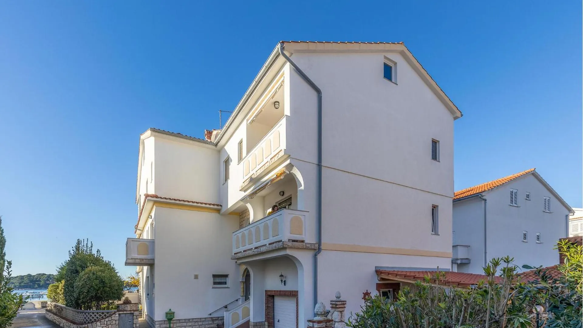 Gorgeous Apartment In Palit With House Sea View